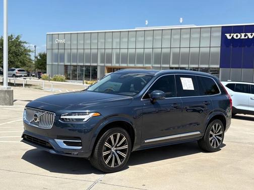 2023 Volvo XC90 B5 Plus