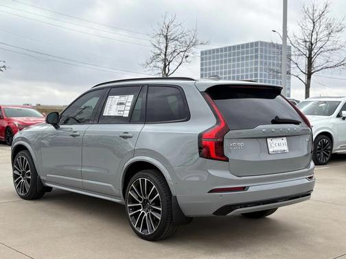 2026 Volvo XC90 B6 Ultra Dark Theme 7-Seater