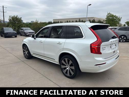 Crystal White Metallic 2024 Volvo XC90 B6 Plus Bright Theme