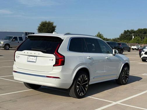 Crystal White 2026 Volvo XC90 B6 Plus 7-Seater