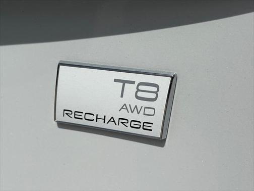 2022 Volvo XC90 Recharge Plug-In Hybrid T8 Inscription 6 Passenger