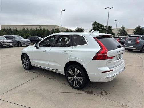 2023 Volvo XC60 B5 Plus Bright Theme