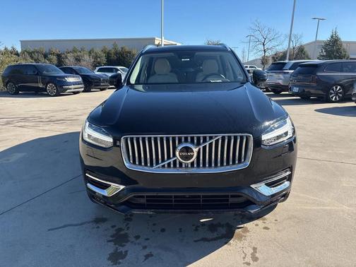 2023 Volvo XC90 B6 Plus 6-Seater