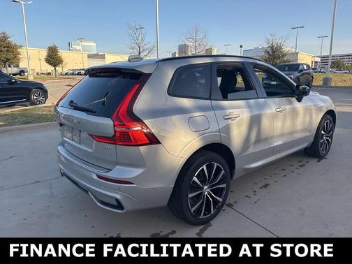 2023 Volvo XC60 B5 Plus Dark Theme