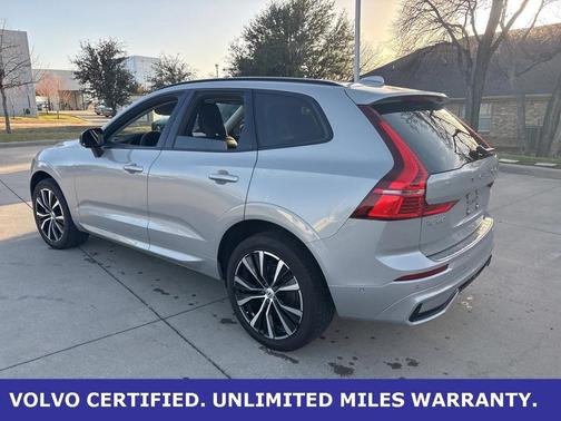 2023 Volvo XC60 B5 Plus Dark Theme