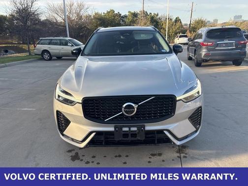 2023 Volvo XC60 B5 Plus Dark Theme