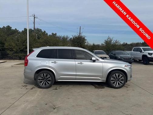 2021 Volvo XC90 T6 Momentum