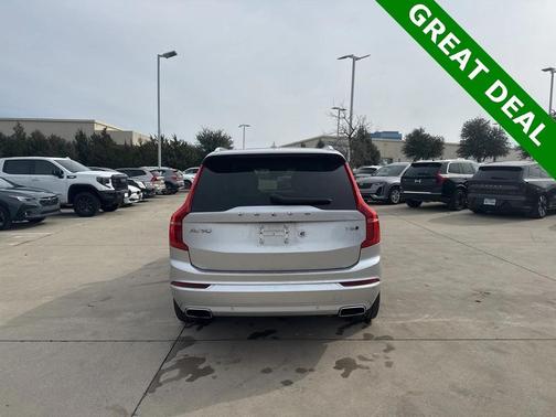 2021 Volvo XC90 T6 Momentum