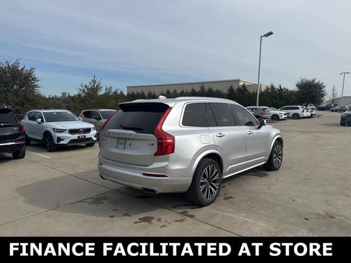 2021 Volvo XC90 T6 Momentum