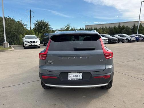2023 Volvo XC40 B4 Core