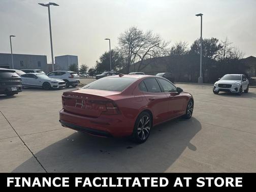 2023 Volvo S60 B5 Plus Dark Theme