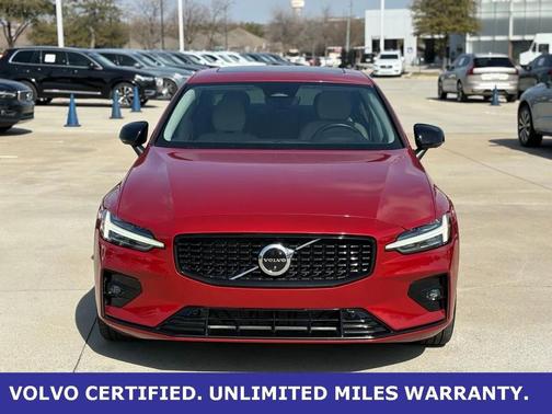 2023 Volvo S60 B5 Plus Dark Theme