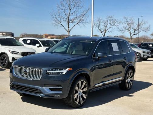 2024 Volvo XC90 B6 Plus Bright Theme