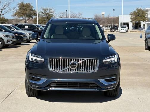 2024 Volvo XC90 B6 Plus Bright Theme