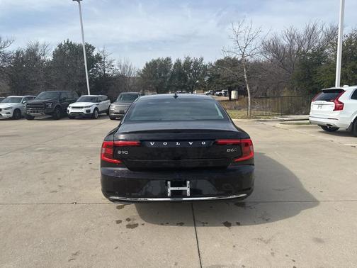 2023 Volvo S90 B6 Plus