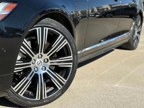 2023 Volvo S90 B6 Plus