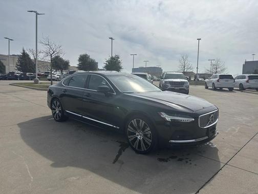 2023 Volvo S90 B6 Plus