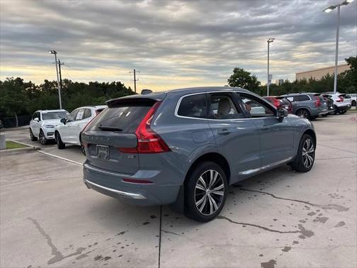2022 Volvo XC60 B5 Inscription