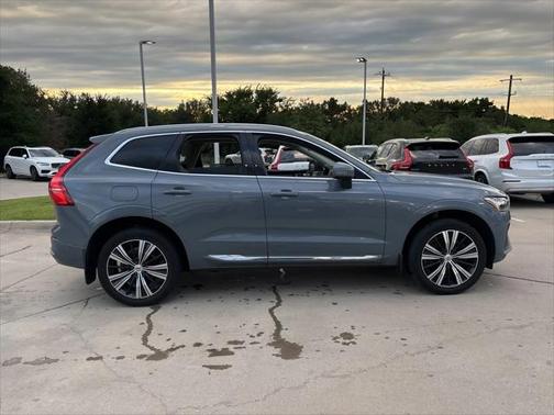 2022 Volvo XC60 B5 Inscription