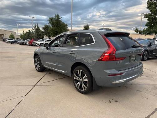 2022 Volvo XC60 B5 Inscription
