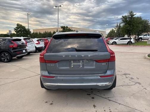 2022 Volvo XC60 B5 Inscription