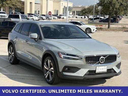2025 Volvo V60 Cross Country B5 Plus
