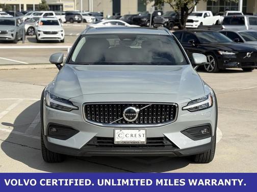 2025 Volvo V60 Cross Country B5 Plus