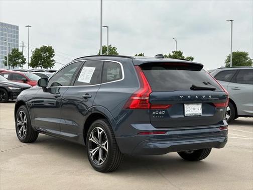 2022 Volvo XC60 B5 Momentum