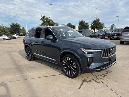 2025 Volvo XC90 B6 Plus 7-Seater