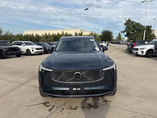 2025 Volvo XC90 B6 Plus 7-Seater