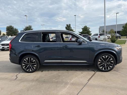 2025 Volvo XC90 B6 Plus 7-Seater