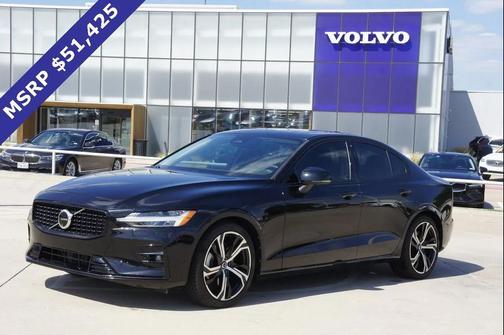 2024 Volvo S60 AWD Plus Dark Theme
