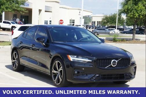 2024 Volvo S60 AWD Plus Dark Theme