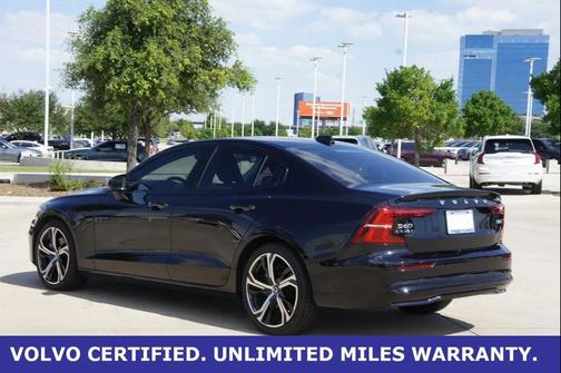2024 Volvo S60 AWD Plus Dark Theme