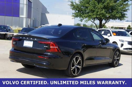 2024 Volvo S60 AWD Plus Dark Theme