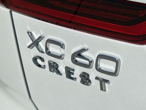Crystal White 2026 Volvo XC60 B5 Plus