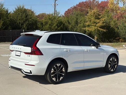 Crystal White 2026 Volvo XC60 B5 Plus