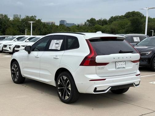 2026 Volvo XC60 B5 Plus