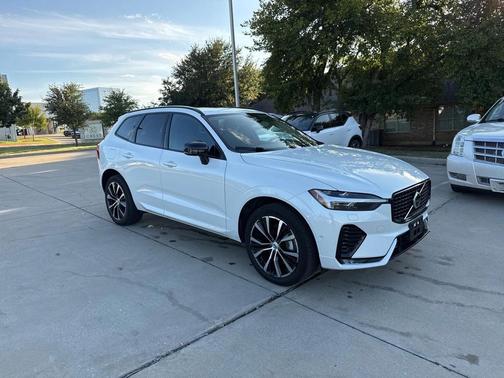 2025 Volvo XC60 B5 Plus