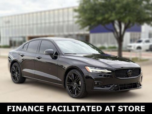 Onyx Black Metallic 2023 Volvo S60 B5 Plus Black Edition