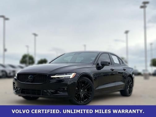 Onyx Black Metallic 2023 Volvo S60 B5 Plus Black Edition