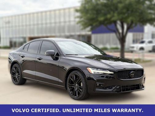 Onyx Black Metallic 2023 Volvo S60 B5 Plus Black Edition