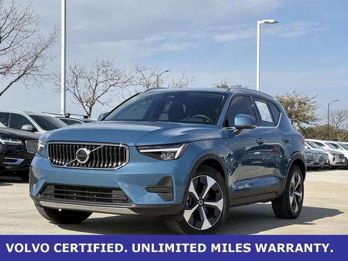 2025 Volvo XC40 B5 AWD