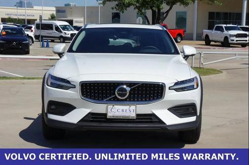 2025 Volvo V60 Cross Country B5 Plus