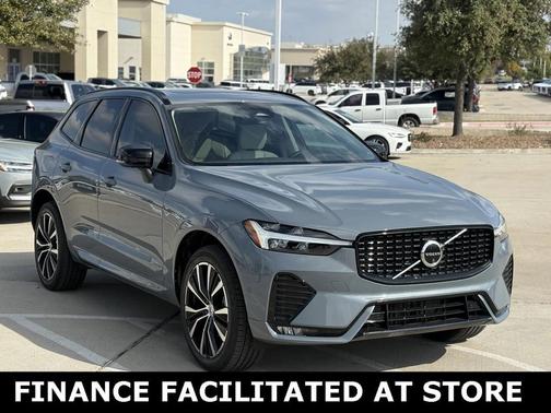 2023 Volvo XC60 B5 Plus Dark Theme