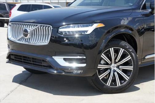 2025 Volvo XC90 B6 Plus 7-Seater