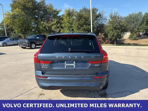 2022 Volvo XC60 B5 Momentum