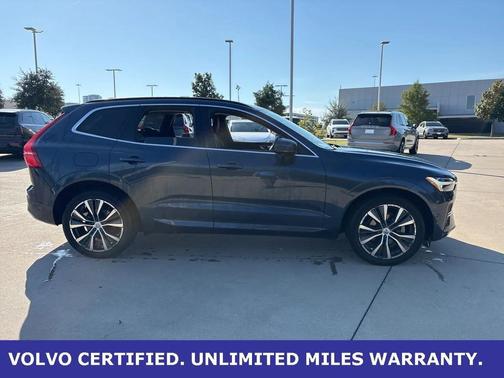 2022 Volvo XC60 B5 Momentum