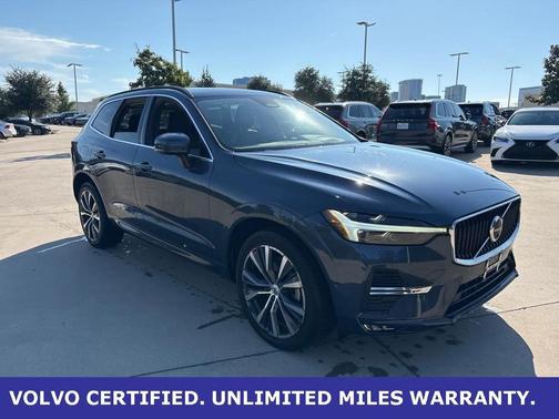 2022 Volvo XC60 B5 Momentum