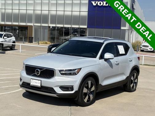 2020 Volvo XC40 T5 Momentum